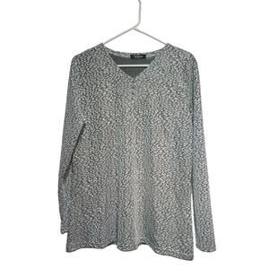 Victoria Women's Shirt Size XL